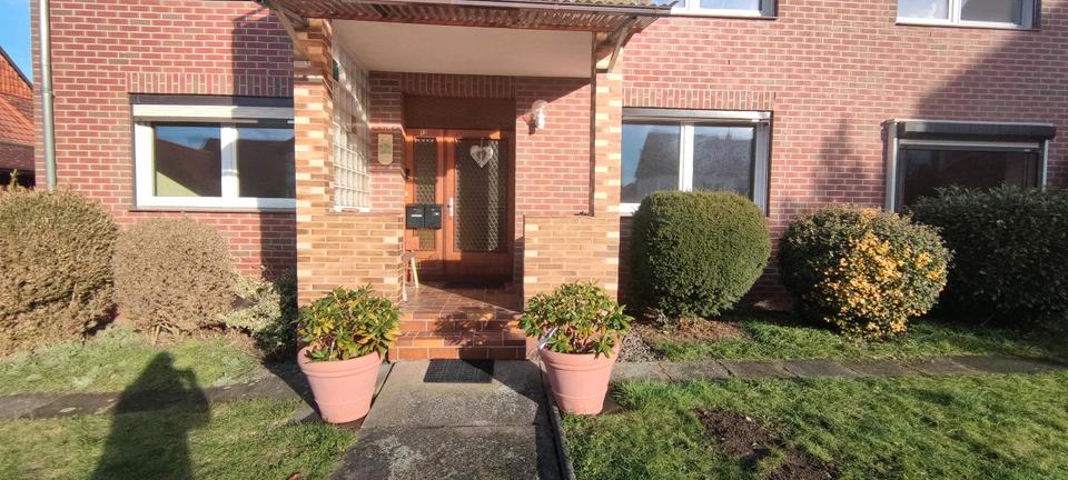 90 qm Erdgeschoss Wohnung mit Gartenhaus 2 zimmer