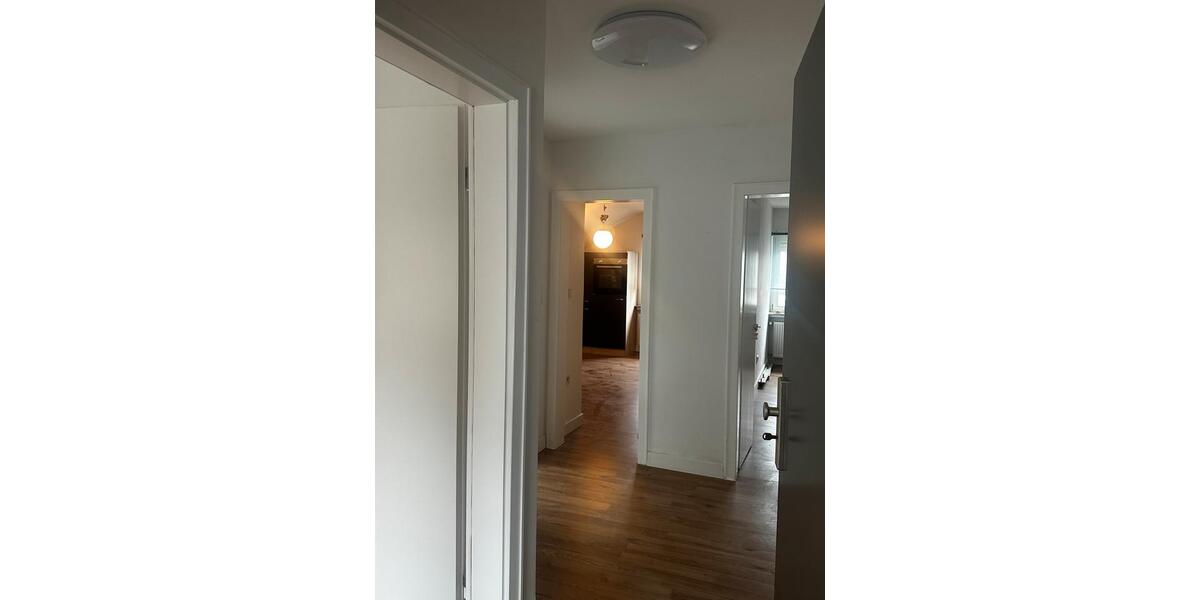 Dachgeschoßwohnung Siegen - 2.5 Zimmer, 78 m&sup2;, 625&euro; | Angebot:25221239