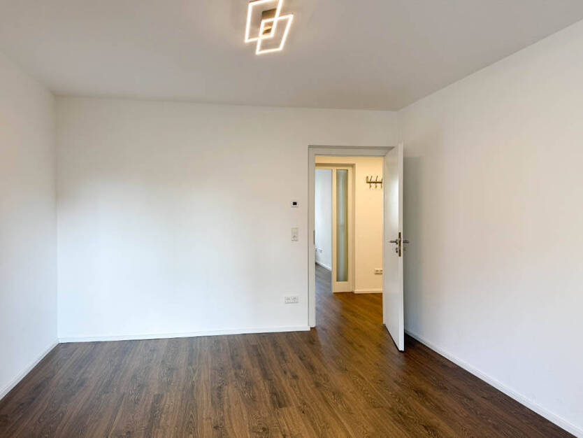 BITTE ZUERST LESEN - DANN KLICKEN!! Ulm-City TOP kernsanierte 3-Zi.-Wohnung im 1. OG mit Balkon