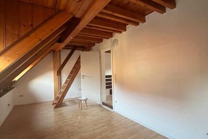 Haus Eberbach - 7 Zimmer, 130 m&sup2;, 1.300&euro; | Angebot:24648278