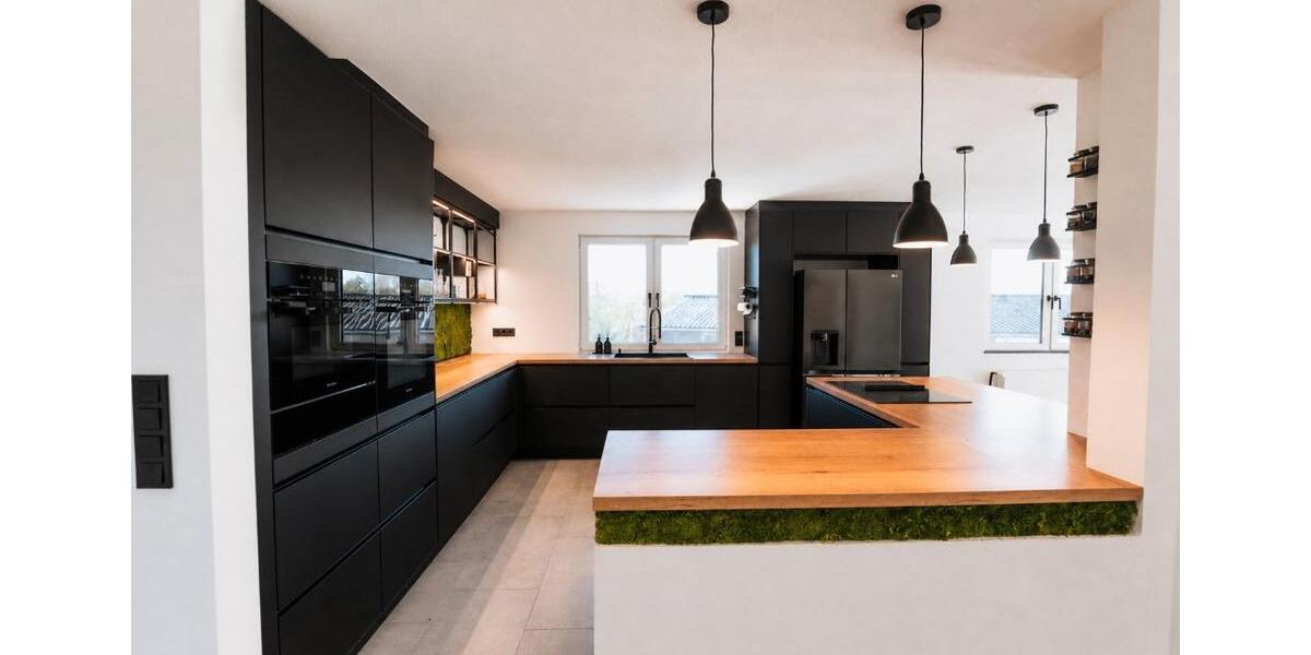 Einfamilienhaus Uffenheim - 7 Zimmer, 290 m&sup2;, 1.900&euro; | Angebot:26533256