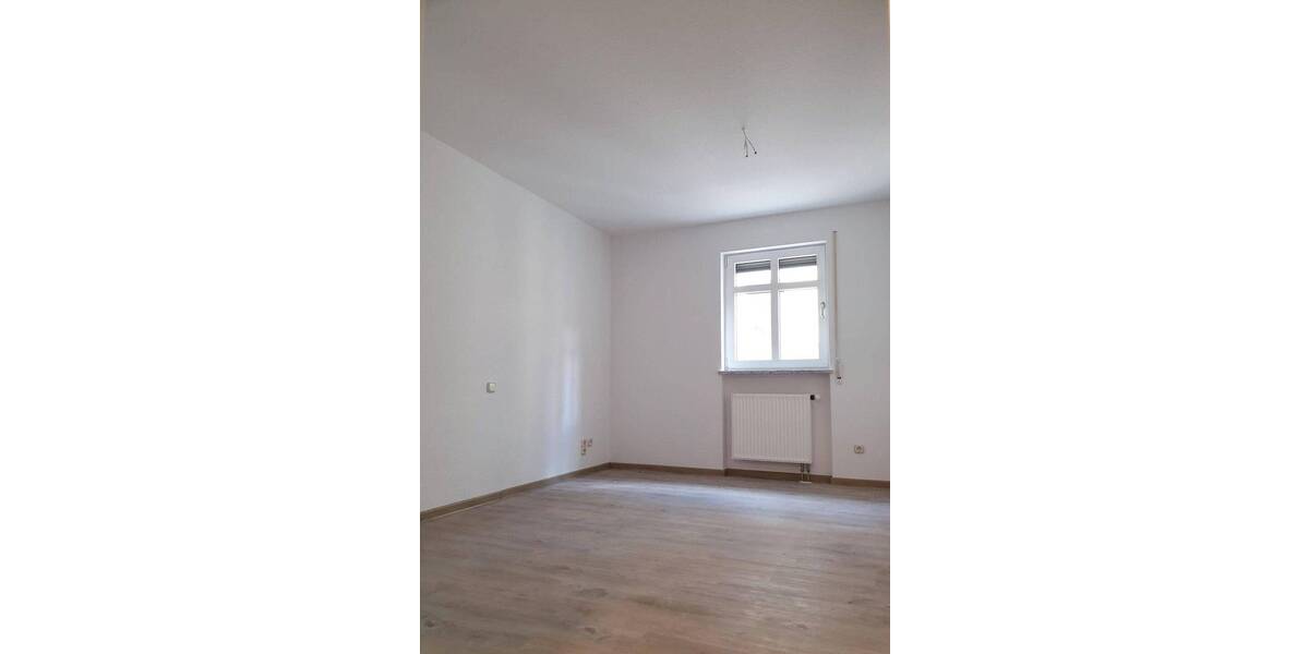 Etagenwohnung Auerbach Mühlgrün - 2 Zimmer, 45 m&sup2;, 270&euro; | Angebot:26543116