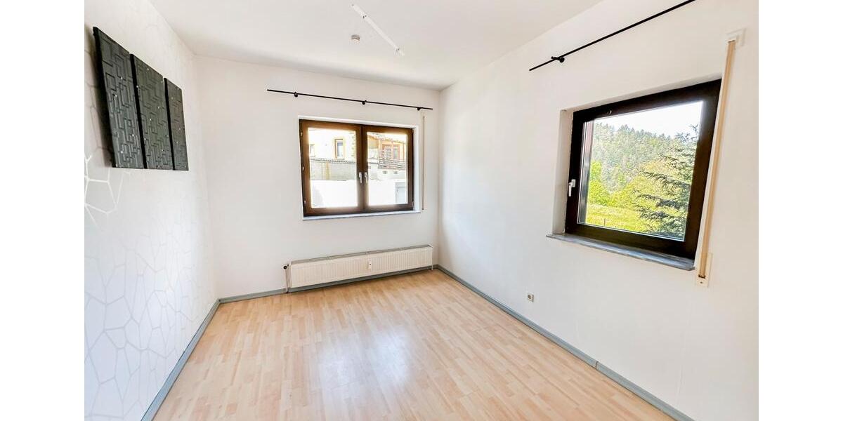 Etagenwohnung Gernsbach - 2 Zimmer, 90 m&sup2;, 1.150&euro; | Angebot:26420801
