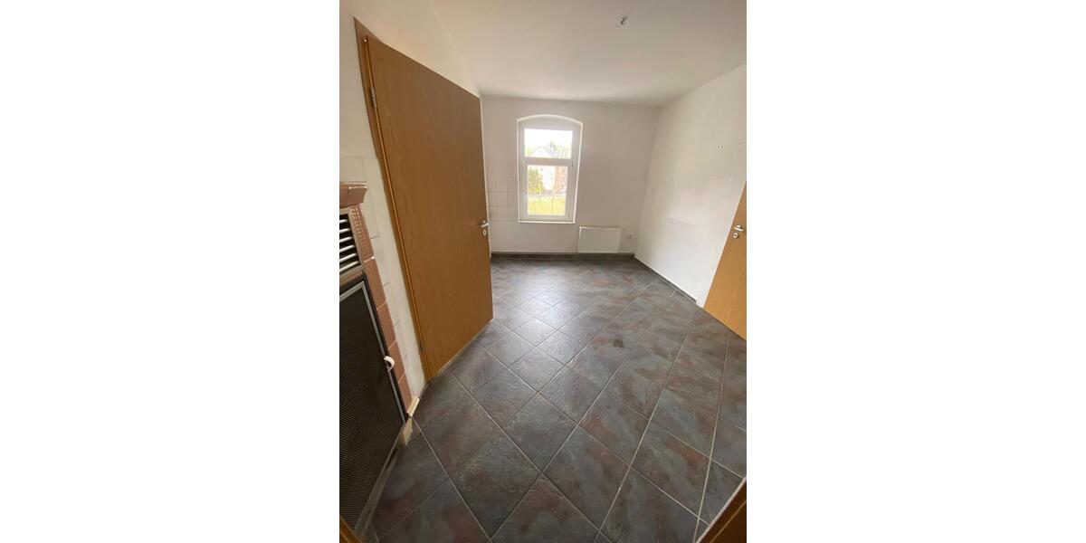 Erdgeschoßwohnung Eibenstock - 4 Zimmer, 95 m&sup2;, 475&euro; | Angebot:25783860