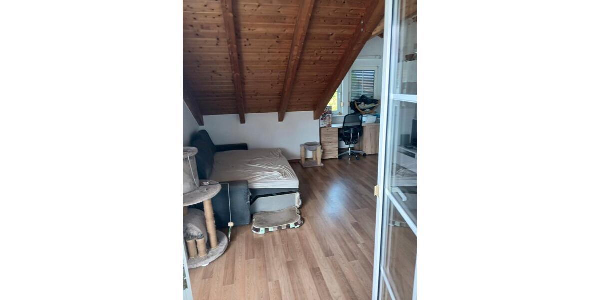 Dachgeschoßwohnung Holzmaden - 3.5 Zimmer, 83 m&sup2;, 1.040&euro; | Angebot:26687939