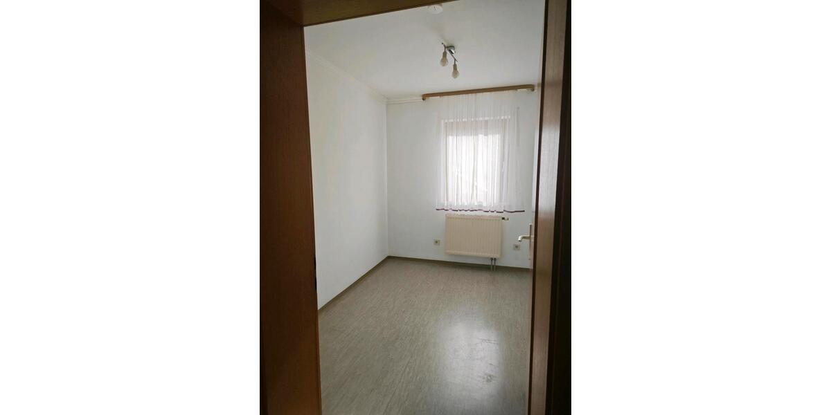 Etagenwohnung Gunzenhausen - 3 Zimmer, 77 m&sup2;, 700&euro; | Angebot:25657295