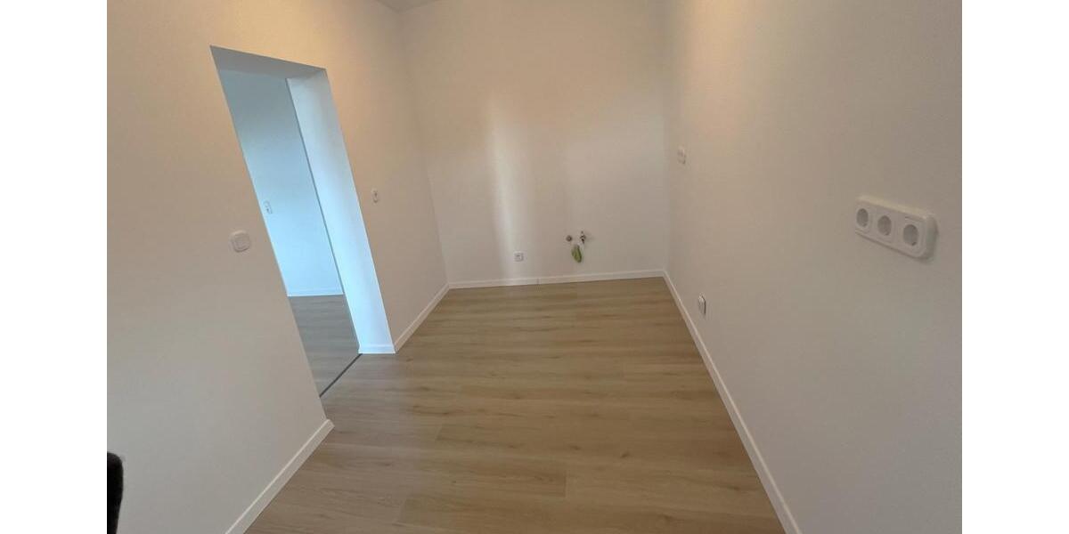 Dachgeschoßwohnung Werdau - 3 Zimmer, 64 m&sup2;, 390&euro; | Angebot:26032896