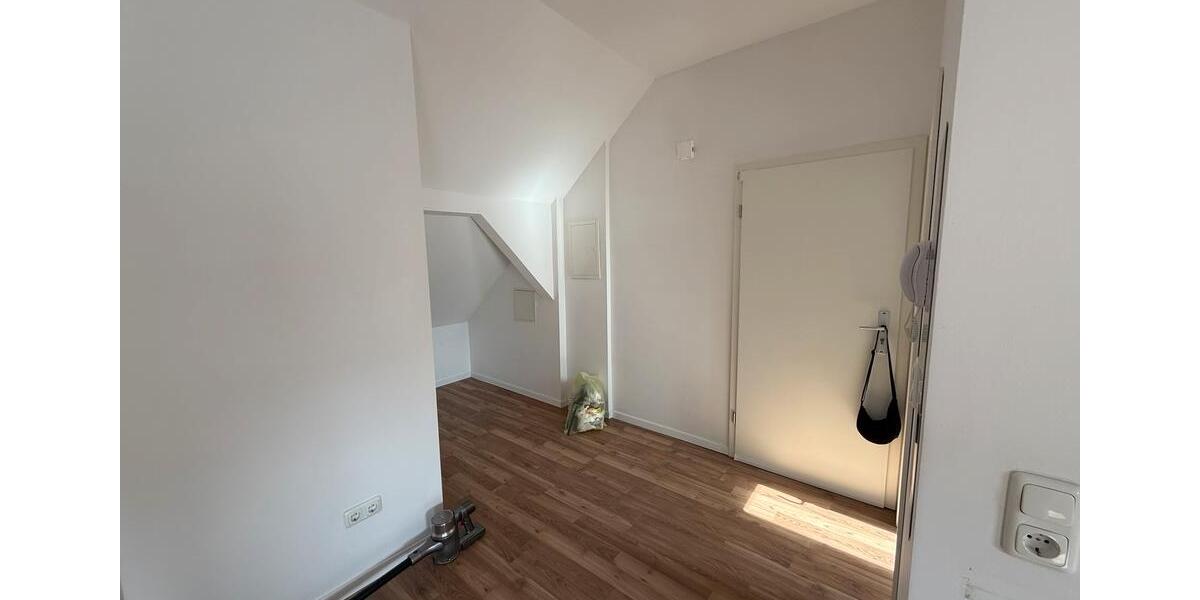 Dachgeschoßwohnung Weißenburg in Bayern - 3 Zimmer, 55 m&sup2;, 500&euro; | Angebot:26167504