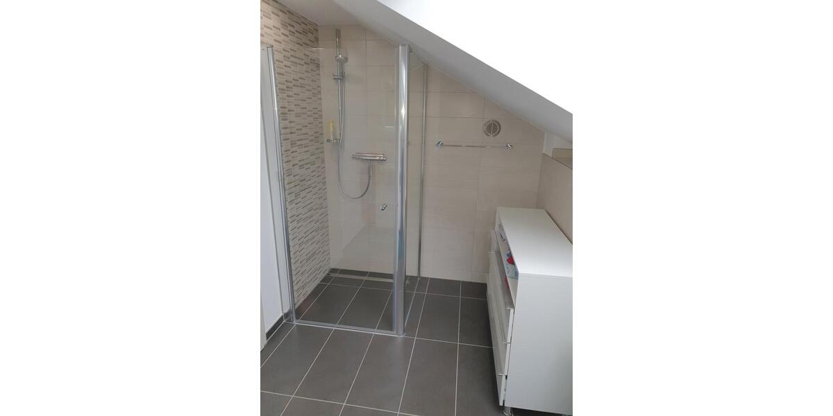 Stilvolle 2-Raum-DG-Wohnung mit Innenausstattung mit Ba 2 zimmer