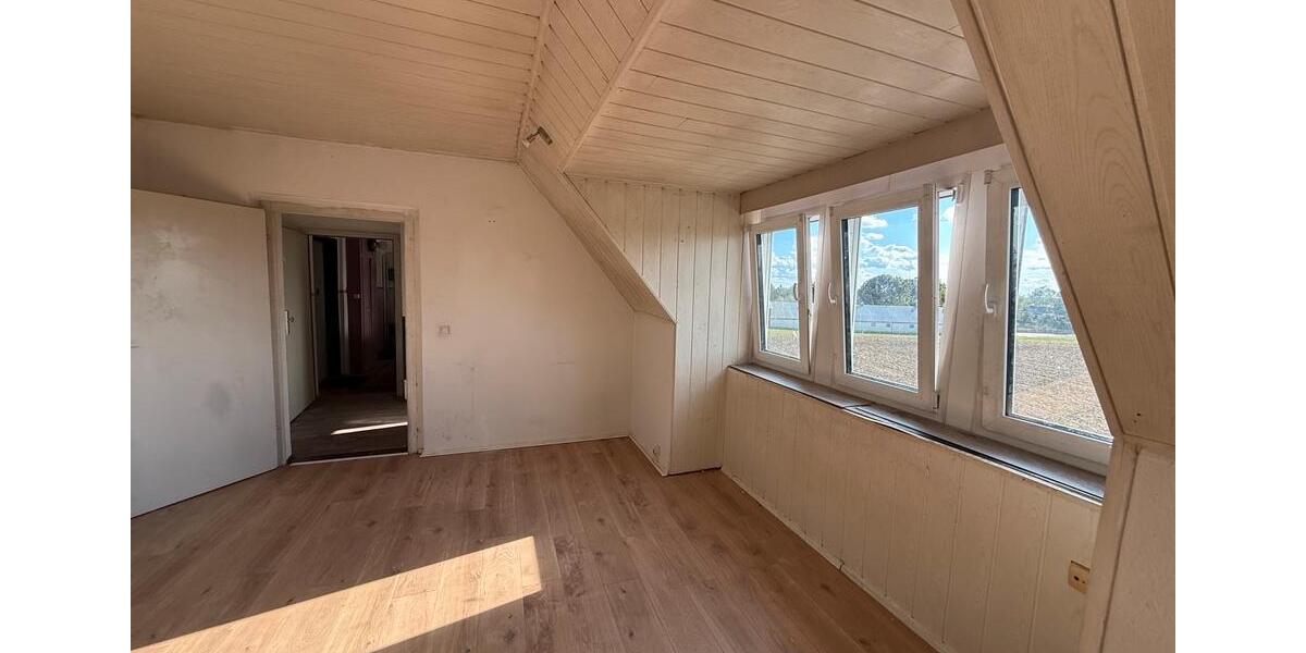 Dachgeschoßwohnung Bad Freienwalde (Oder) - 1 Zimmer, 35 m&sup2;, 300&euro; | Angebot:27533358