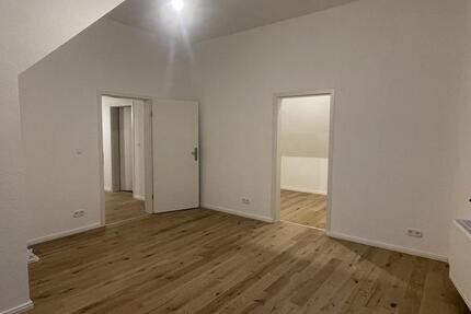 hochwertig modernisierte 5-Zimmer-WHG - mit Balkon & Küche