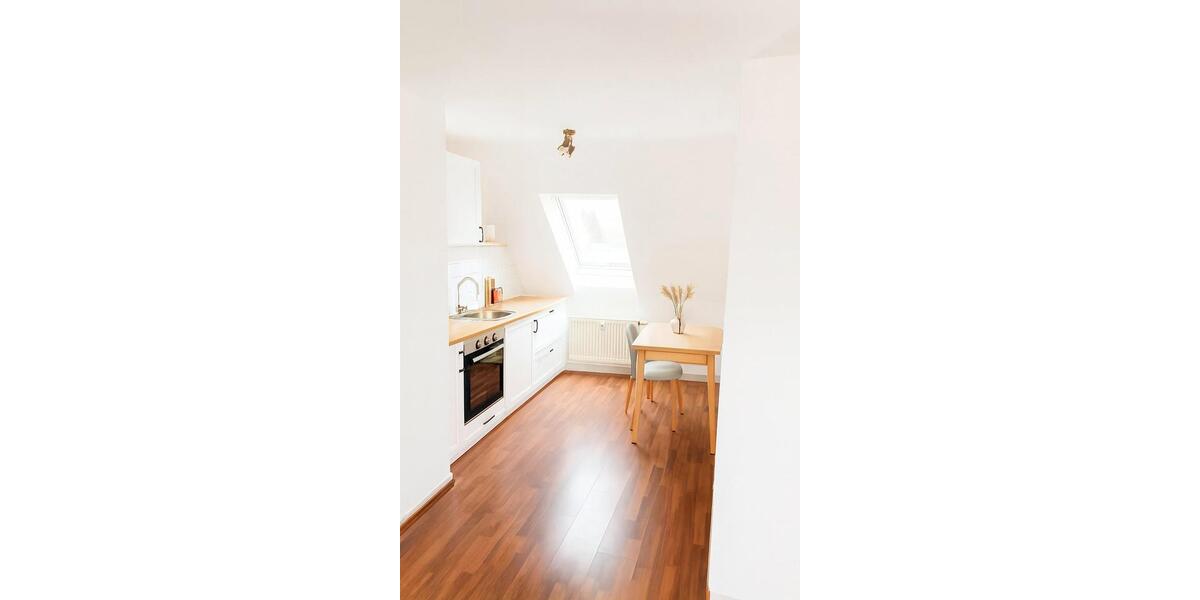 Dachgeschoßwohnung Eisfeld - 1 Zimmer, 34 m&sup2;, 275&euro; | Angebot:26422571