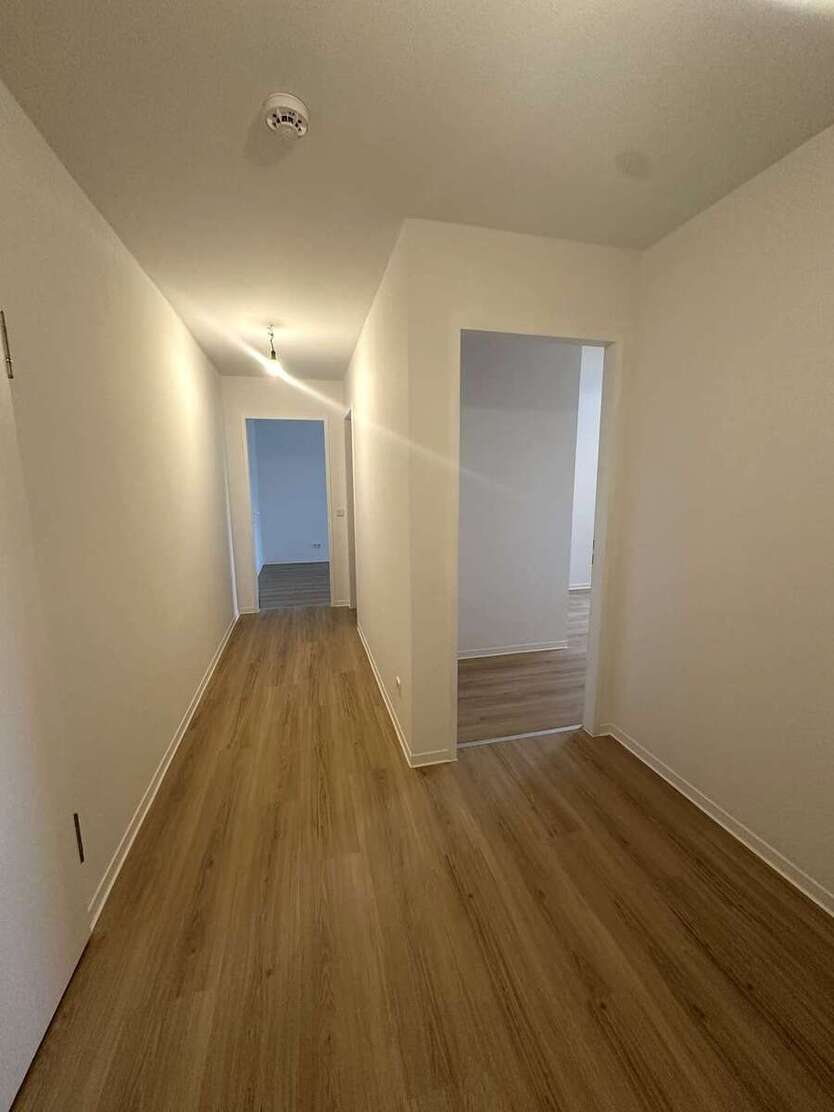 ++Frisch Sanierte 4-RW mit Balkon und 2 Badezimmer++ 4 zimmer