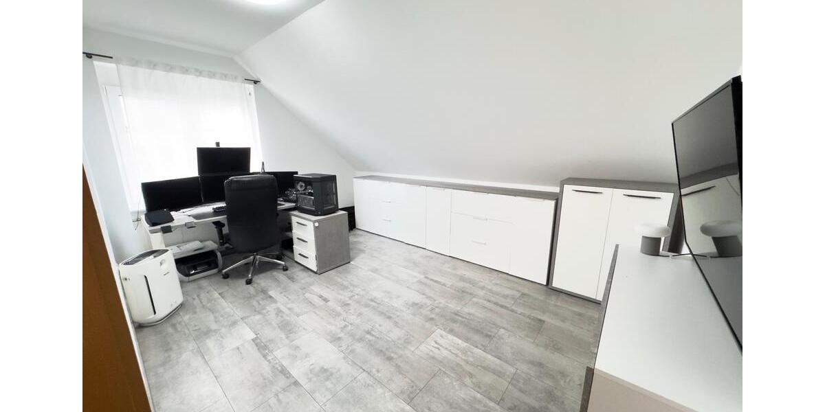 Dachgeschoßwohnung Vaihingen an der Enz - 3 Zimmer, 99 m&sup2;, 1.250&euro; | Angebot:25055327