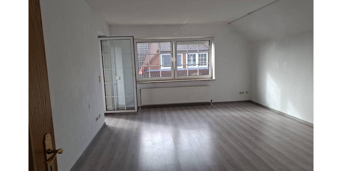 Etagenwohnung Schortens Ostiem - 3 Zimmer, 90 m&sup2;, 690&euro; | Angebot:26036650