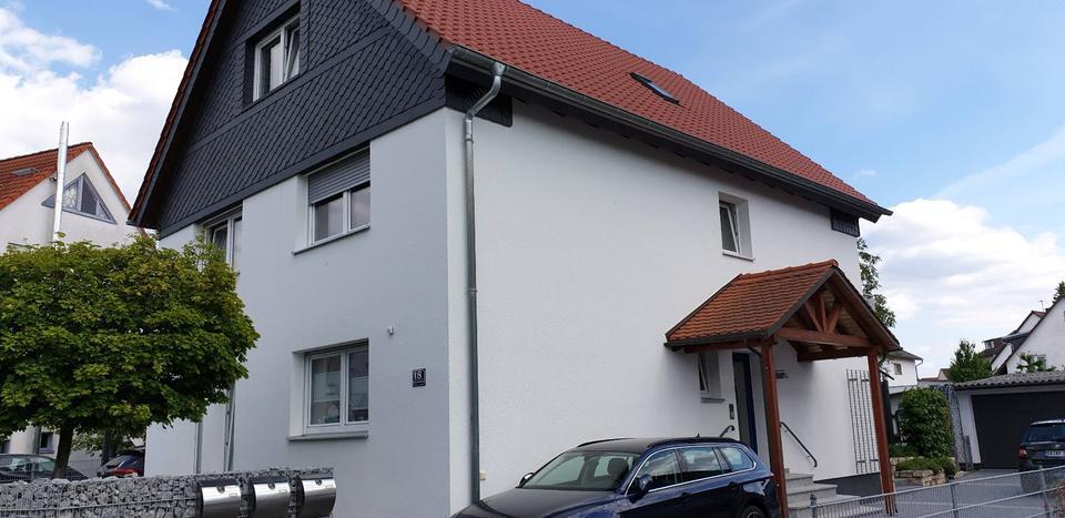 Moderne & renovierte 2 ZKB-DG-Wohnung 52m² für Dame mittl. Alters zimmer