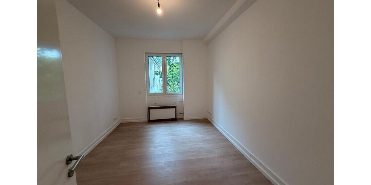 Etagenwohnung Frankfurt am Main Bockenheim - 4 Zimmer, 100 m&sup2;, 1.900&euro; | Angebot:26646128