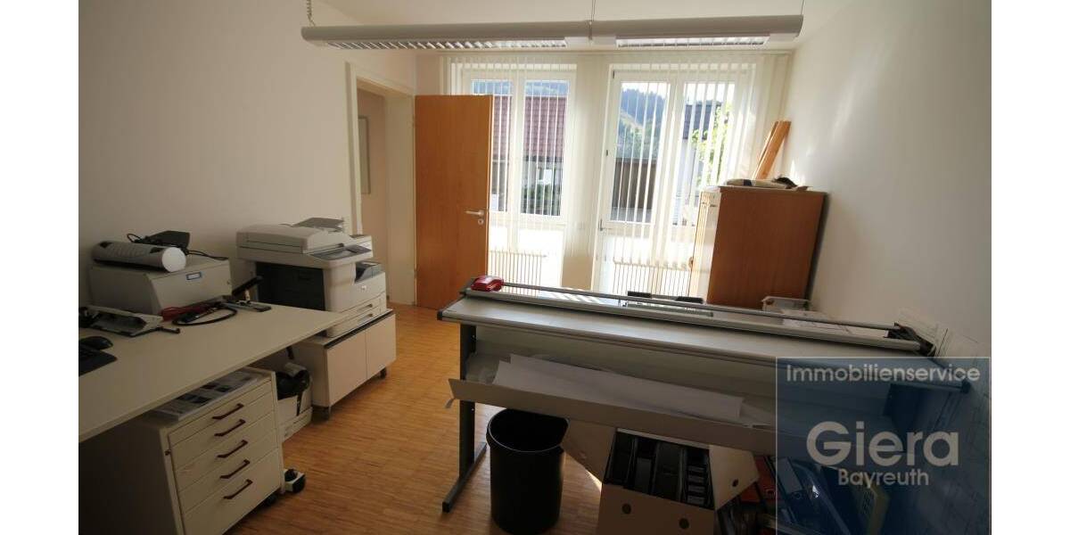 Gewerbeobjekt Warmensteinach - 5 Zimmer, 135 m&sup2;, 945&euro; | Angebot:24024973