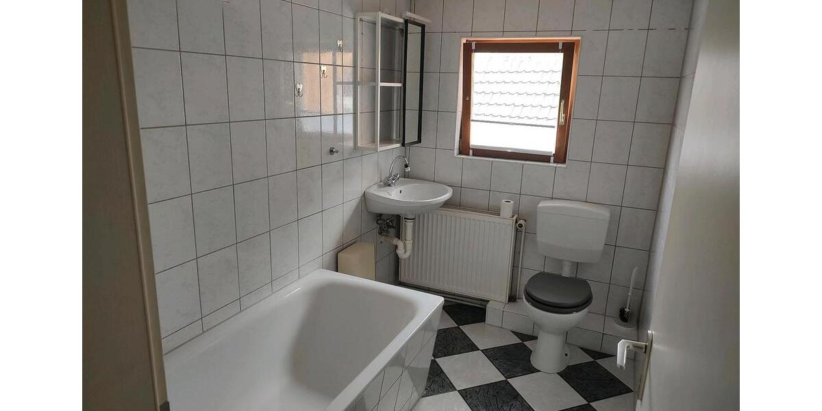 Dachgeschoßwohnung Schöningen - 3 Zimmer, 65 m&sup2;, 390&euro; | Angebot:26135157