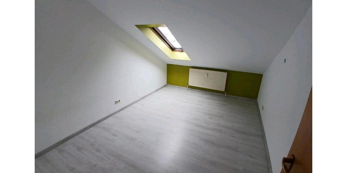 Etagenwohnung Warmensteinach - 5 Zimmer, 150 m&sup2;, 800&euro; | Angebot:24715070