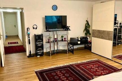 Wunderschöne WG für alleinerziehende Frau mit Kind oder Studentin 4 zimmer