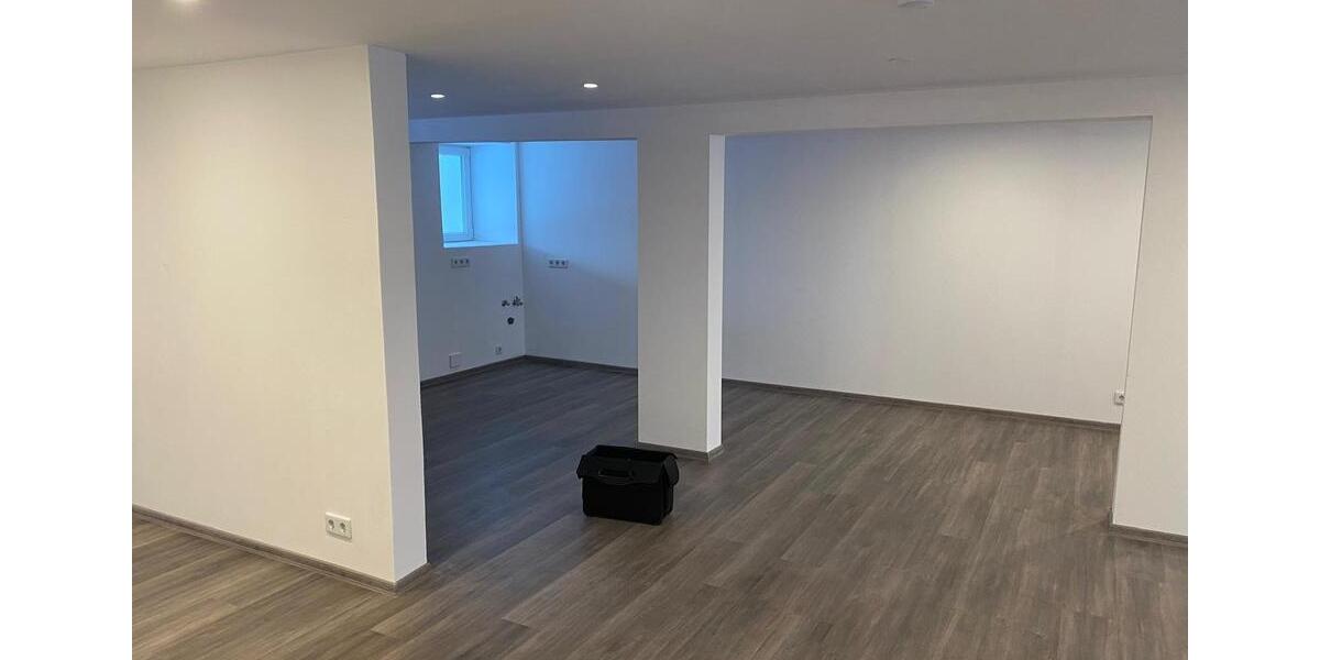 Moderne Erdgeschosswohnung mit großem Garten, Terrasse, Smarthome 4 zimmer