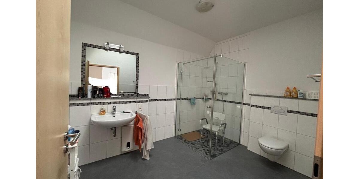 Dachgeschoßwohnung Reichshof - 2 Zimmer, 84 m&sup2;, 710&euro; | Angebot:25120735