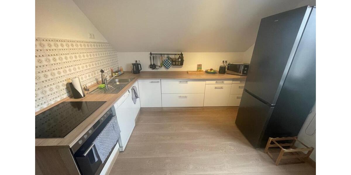 Dachgeschoßwohnung Neuburg an der Donau - 2.5 Zimmer, 86 m&sup2;, 810&euro; | Angebot:25992233