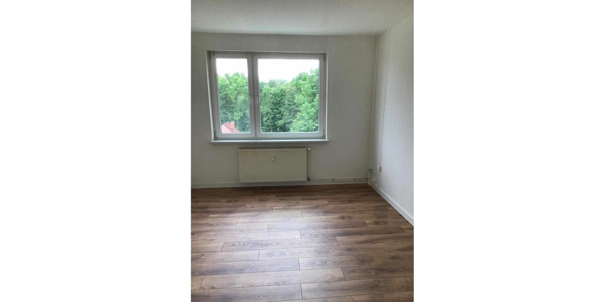 Etagenwohnung Stavenhagen - 3 Zimmer, 64 m&sup2;, 415&euro; | Angebot:24703537