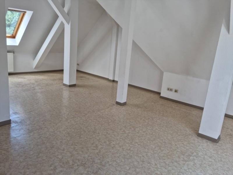 2-Raum-Wohnung im Dachgeschoss zimmer
