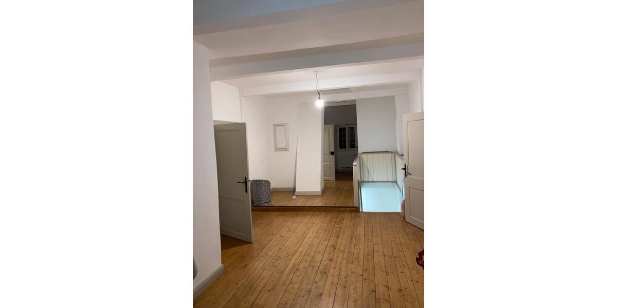 Etagenwohnung Uetersen - 4 Zimmer, 90 m&sup2;, 1.250&euro; | Angebot:25993811