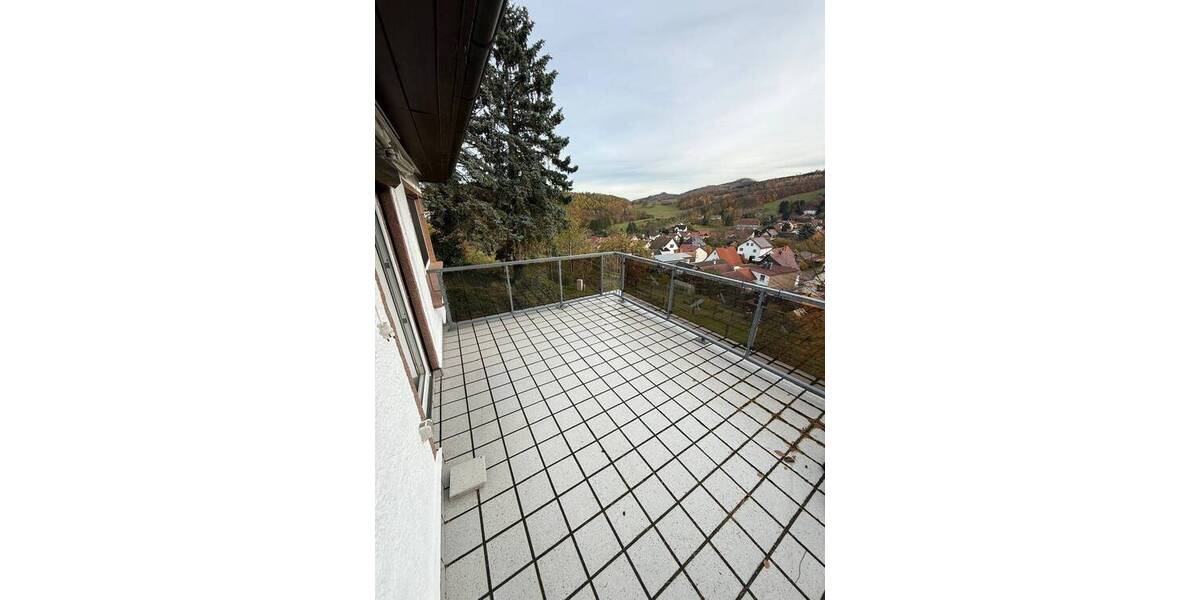 Idyllisch gelegener Bungalow mit Balkon und Terrasse 4 zimmer