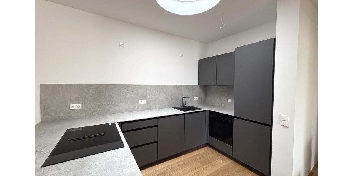 Dachgeschoßwohnung Leonberg - 4 Zimmer, 124 m&sup2;, 2.472&euro; | Angebot:24919337