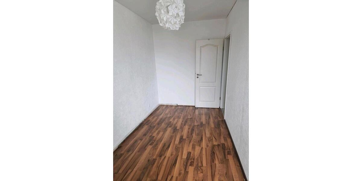 Etagenwohnung Solingen Burg - 3 Zimmer, 110 m&sup2;, 1.100&euro; | Angebot:25142370