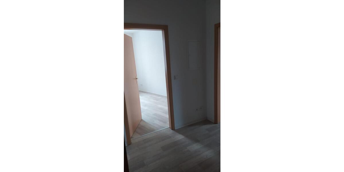 Erdgeschoßwohnung Gera Alt-Taubenpreskeln - 4 Zimmer, 105 m&sup2;, 600&euro; | Angebot:25959372