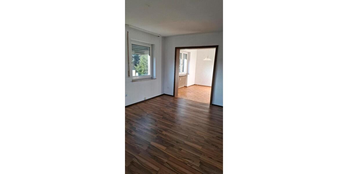 Etagenwohnung Backnang - 4 Zimmer, 80 m&sup2;, 1.000&euro; | Angebot:24849114
