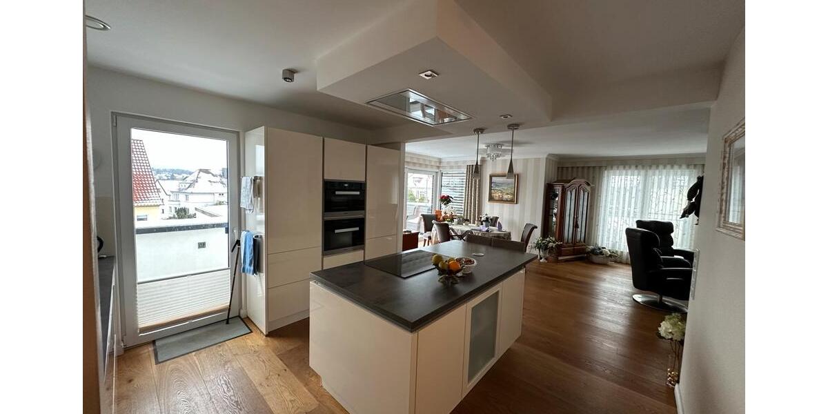 Einfamilienhaus Detmold - 3 Zimmer, 142 m&sup2;, 2.200&euro; | Angebot:24653431