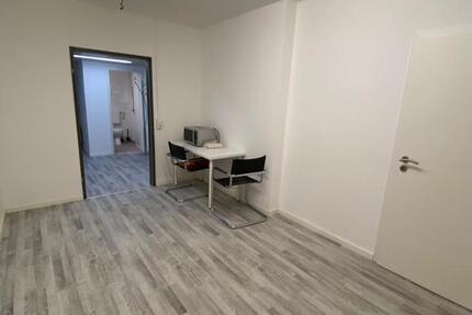 Büro in Ottobrunn mit Pantryküche, Dusche und WC zu vermieten zimmer