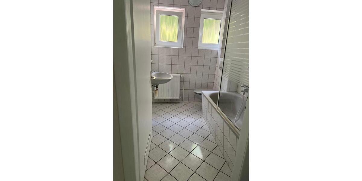 Erdgeschoßwohnung Vlotho - 4 Zimmer, 90 m&sup2;, 750&euro; | Angebot:24814569