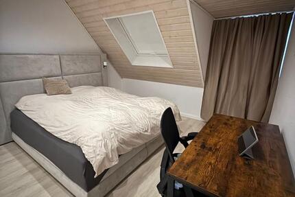 Gepflegte 2-Zimmer-Dachgeschosswohnung in Warstein zu vermieten“ 2.5 zimmer