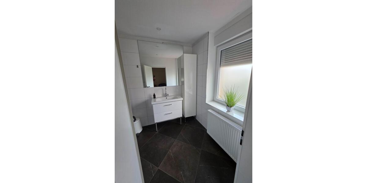 Wohnen auf Zeit Maintal - 12 Zimmer, 200 m&sup2;, 50&euro; | Angebot:21841229