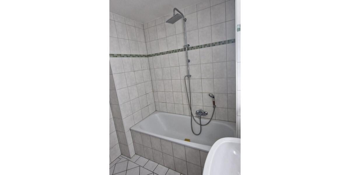 Etagenwohnung Rottendorf - 1 Zimmer, 85 m&sup2;, 805&euro; | Angebot:25650941