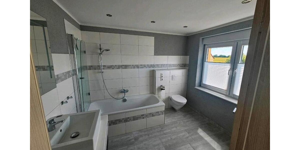 Etagenwohnung Calbe (Saale) - 3 Zimmer, 65 m&sup2;, 400&euro; | Angebot:26338496