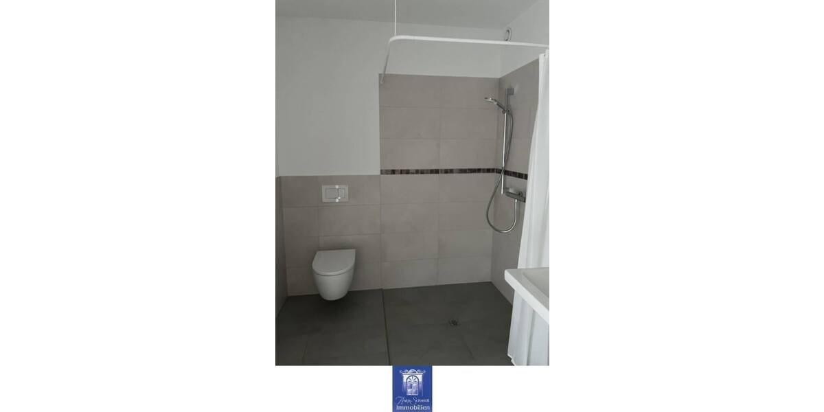 Etagenwohnung Arnsdorf - 2 Zimmer, 42 m&sup2;, 555&euro; | Angebot:25709018