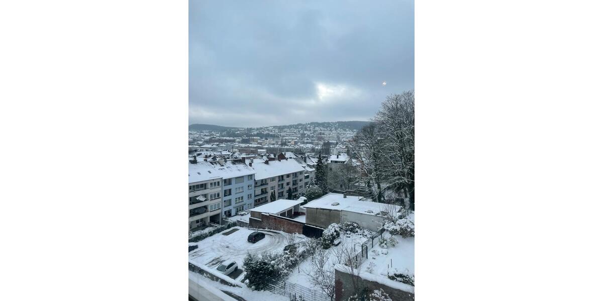 Renovierte helle 3 Zimmer Dachgeschoss Wohnung mit Aussicht 3 zimmer