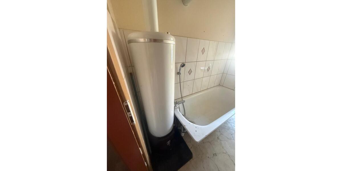 Erdgeschoßwohnung Naumburg (Saale) - 3 Zimmer, 58 m&sup2;, 180&euro; | Angebot:25802637