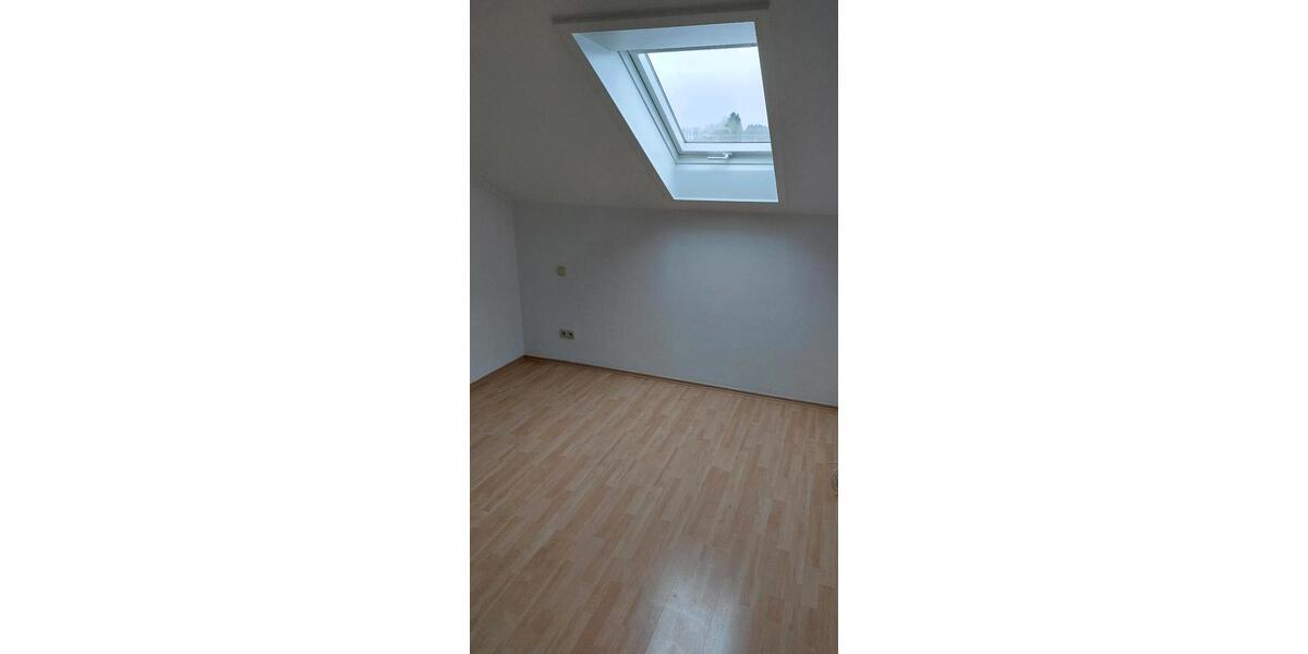 Dachgeschoßwohnung Zachenberg - 3 Zimmer, 94 m&sup2;, 750&euro; | Angebot:24826307