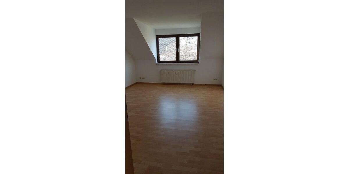 Dachgeschoßwohnung Triptis - 2 Zimmer, 65 m&sup2;, 455&euro; | Angebot:26035228