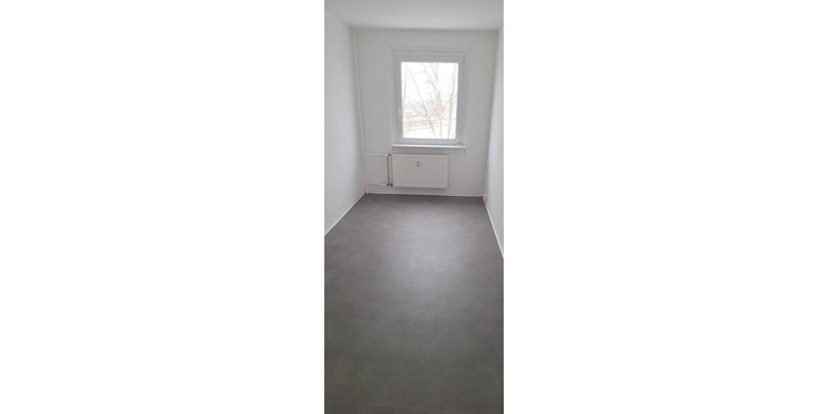 Etagenwohnung Zehdenick - 4 Zimmer, 67 m&sup2;, 410&euro; | Angebot:25646526