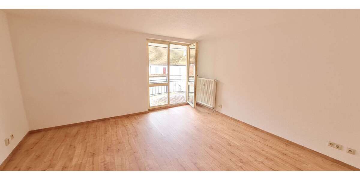 Etagenwohnung Eisenach - 2 Zimmer, 84 m&sup2;, 570&euro; | Angebot:26591903